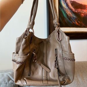 Elegant Tan Leather Shoulder Bag
